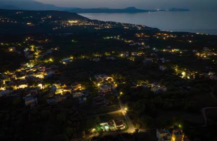 Villa Alex with private pool and jacuzzi - Foto 8