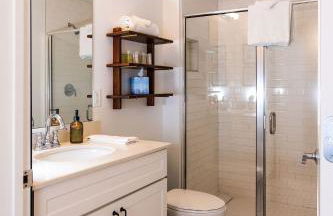 Luxury Downtown Apt with Parking, Gym, and Lap Pool - Foto 9