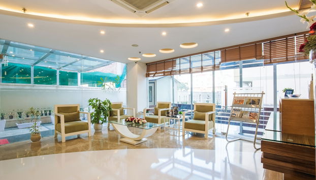 Coin salon dans le hall