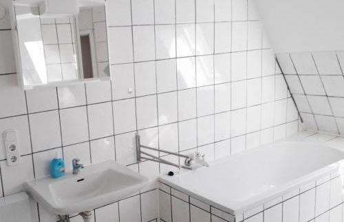 home2stay Worker House Feldstetten Kitchen,Wifi,Smart TV Parking *** - Foto 11