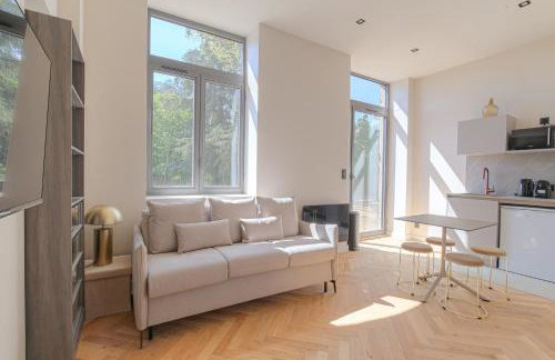 Résidence moderne avec appartements lumineux et rénovés aux portes de Lyon - Foto 1