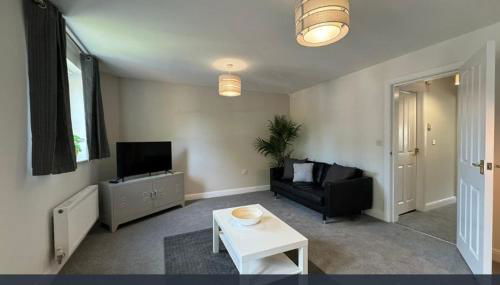 Spacious Townhouse with Garden - Photo 3