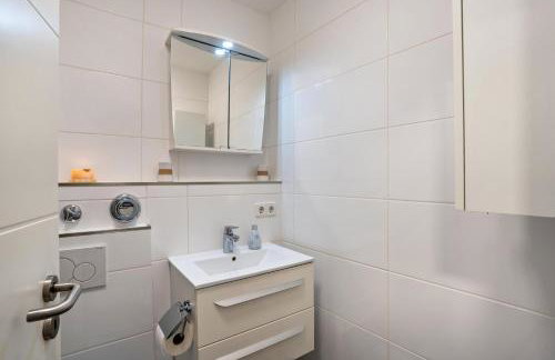 Zentrale Ferienwohnung mit Balkon - Photo 2