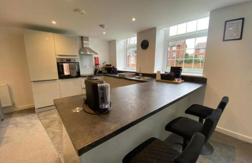 2-Bedroom Contractor Stay - Gated Parking & Fast WiFi - Photo 38