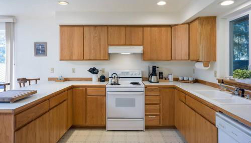 Family Fun, Private, Close to Trails, Beaches - Photo 2