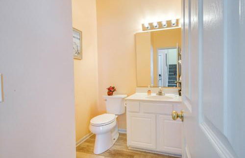 Walk to Ocean and Pier Surfside Beach House with Pool - Foto 9