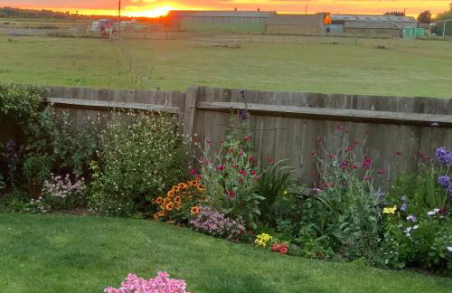 Cinque Ports Snug by Coaste - mins from Sea & Golf Course - Foto 16