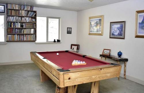 Off-The-Grid Cottage Rental with 360-Degree Mountain Views near Cascade, Idaho - Foto 5