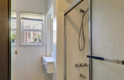 Entire House,Convinient location in Los Angeles , near Universal, Hollywood, Pets Friendly, Free WIFI - Foto 30