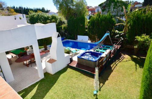 High Quality, Spacious, 4 Bedroom private Villa - Photo 30