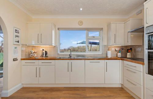 Honeyfield Lodge - Spacious Cottage Rural Views - Foto 12