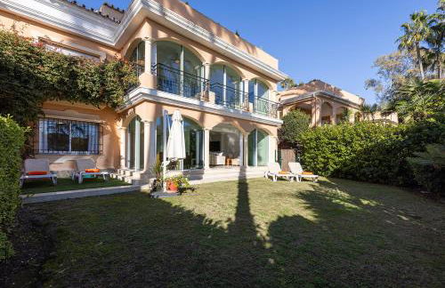 Large Ground Floor Apartment with Private Garden and Beach Access - Photo 63