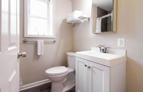 The Gray Corner House by Gallaudet 3 BR 2 BA - Foto 8