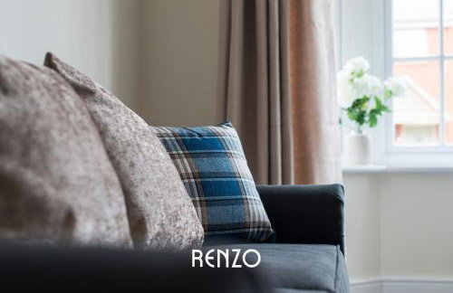 Spacious and Lovely 4-bed Home in Castle Donington by Renzo, Sleeps 6! - Photo 6