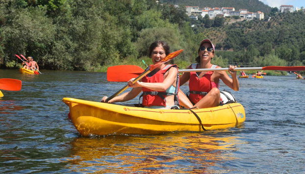 Enjoying the kayak tour on the Mondego River