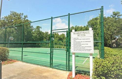 2BR2BA Getaway 7 Miles from Orlando Parks - Foto 26