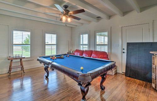 Hot Tub and Game Room! Family Schulenburg Retreat - Foto 13