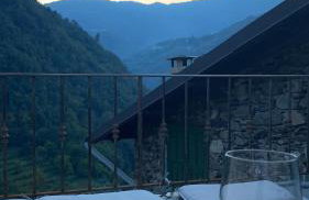 Iconic Italian Townhouse w Rooftop Terrace & Mountain View, Pigna - Foto 42
