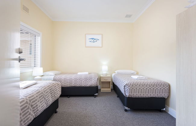 Albany Holiday Units - Photo 12