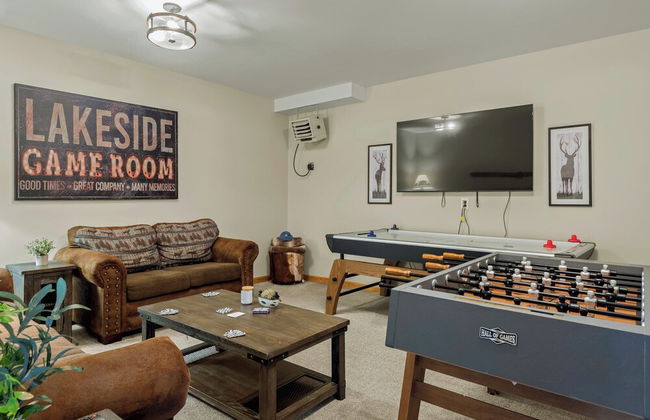 Pocono Paradise by Avantstay Lakeside Retreat, Hot Tub, Game Room, Near Beach - Foto 41