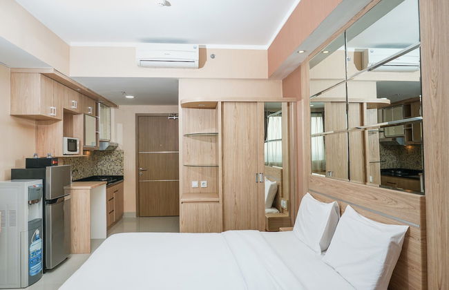 Best Homey Studio at The Oasis Apartment - Photo 23