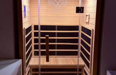 Woodroyd Spa Suites - Photo 16