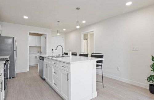 Roav Stays - J and K on Main Luxury Apartment 405 - Foto 6