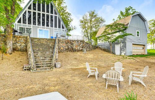 Beach and Dock! Lakefront Ozarks A-Frame Retreat - Foto 31