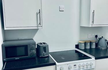 2 Bed Ground Floor Apt - outdoor access in Strood F2 - Photo 8