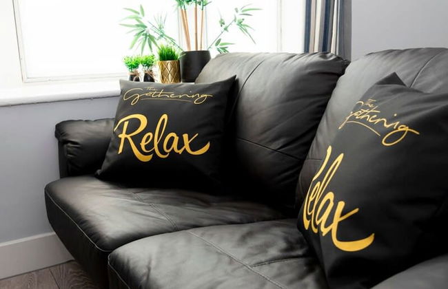 Wrexham Central Stay Apartment Six - Photo 9