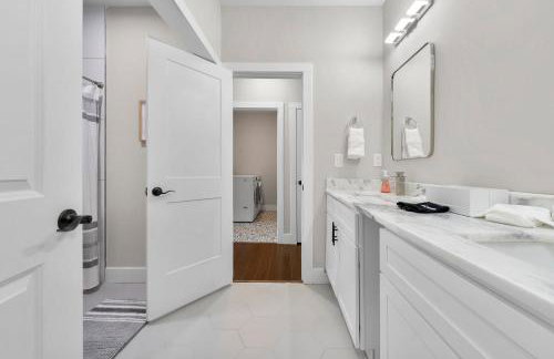 New Luxury Family Friendly Home Centrally Located - Foto 37