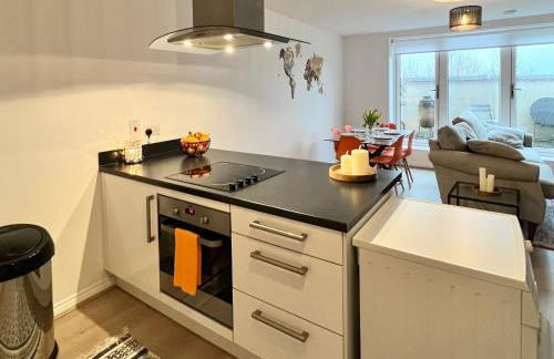 Families, Contractors, BIG bedrooms and Secure parking - Foto 6