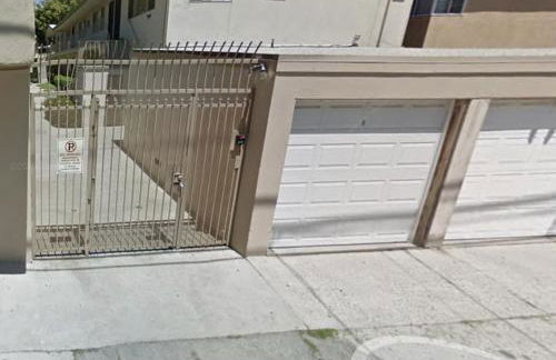 Boho 1-Bedroom BEACH Condo with Mid Size Parking, AC & Laundry - Walk 10min to BEACH! - Foto 28