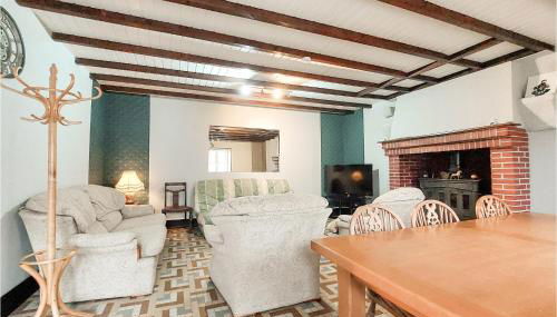 4 Bedroom Stunning Home In Hambers - Photo 2