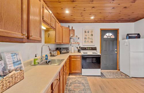 Cozy Cabin in Heber with a deck, fireplace and pet friendly - Foto 11