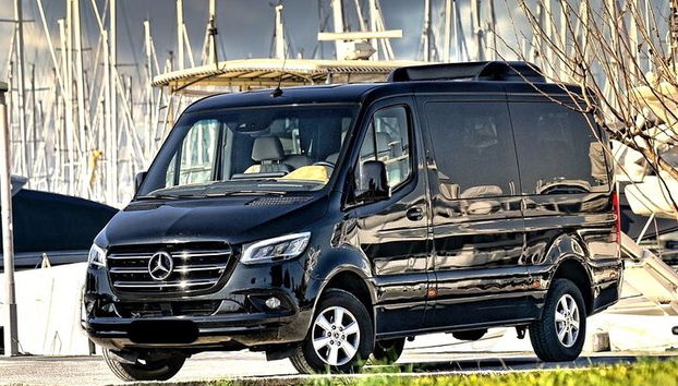 Mykonos Luxury Transfer - Chauffeur professionnel Services VIP - Photo 3, Mercedes Benz Minibus Sprinter 417
