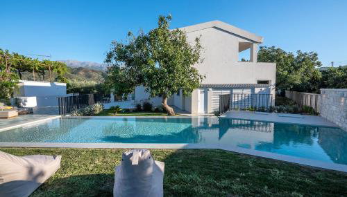 Alyona Villas - Villa Lona - Foto 1, Garden, sunbed