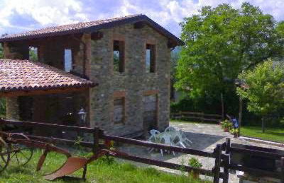 Refurbished 3 Bedroom Farmhouse in Emilia - Photo 68