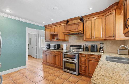 Casa Cabos - Fun in Miami - Pool BBQ - Fit 10 - Photo 34