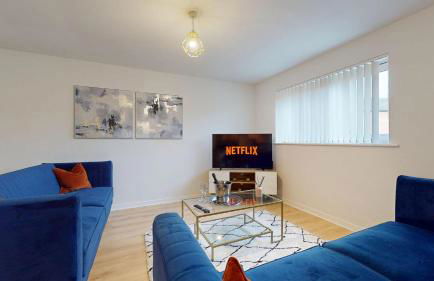 2 Bedroom House Near City Centre with Parking - Foto 2