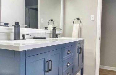 Charming Family Retreat Near Parks Fire Pit & Games - Photo 25