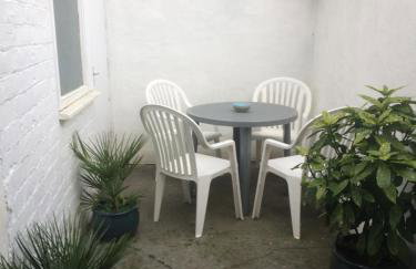 40 Newgate Barnard Castle -Central Location - Court Yard - Dog Friendly - Sleeps 7 - Wood Burner - Complimentary Logs & Wine - Smart TV - Foto 28