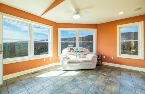 Riverbend Lodge Spacious Riverfront Home with Hot Tub Pool & Mountain view - Foto 61