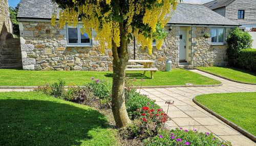 Maple Barn - Photo 2