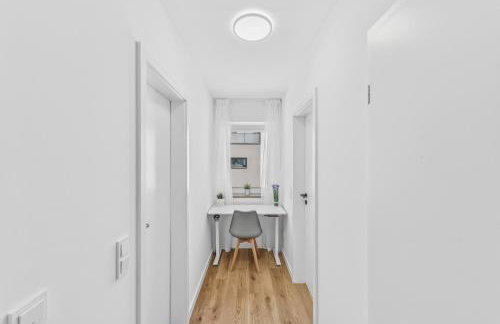 BAT Home Solutions Trierweiler - alles was ein Hotel nicht bietet - 5 Apartments 40 bis 120 qm für bis zu 29 Personen - 5-Raum-Apartment barrierefrei - 60 qm Balkon mit Blick bis Luxemburg - einzeln bis komplett buchbar - 3 Min zur A64 - Foto 23