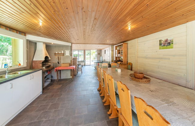 Pretty House in the Ardennes With Swimming Pool & Games Room - Photo 29