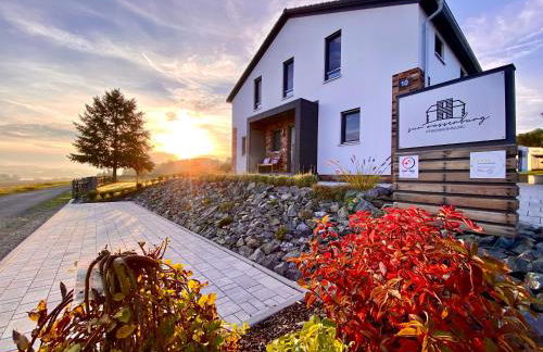 FeWo Zur Wasserburg mit Seeblick, großem Garten & Spielplatz an der Talsperre Pirk - Foto 1