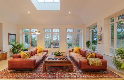 Stunning 6-bedroom countryside home - Photo 2