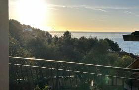 Sea View Apartment with Terrace & Free Parking - Photo 20