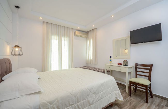 Sun Beach Hotel - Photo 20